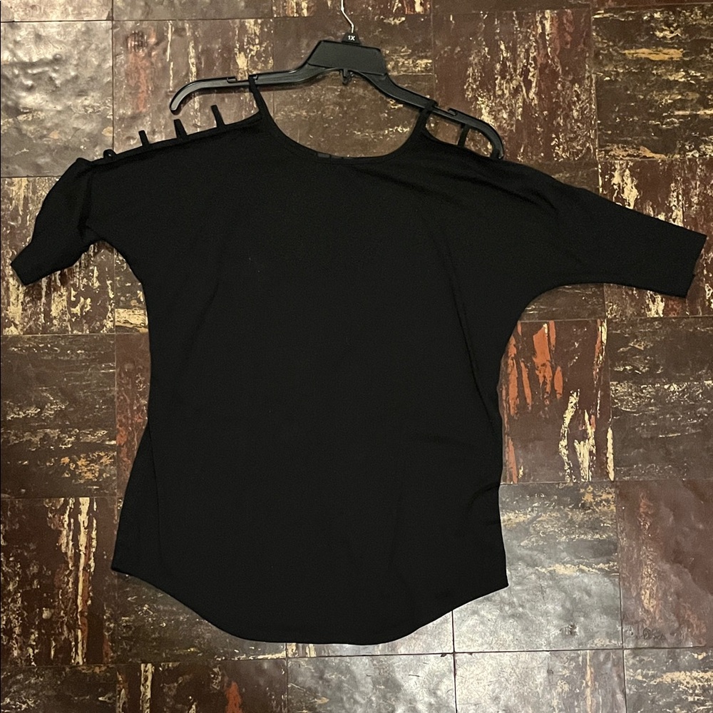 Elegant Black Cold Shoulder Blouse XL